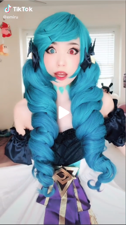 cosplayer emiru auf tiktok